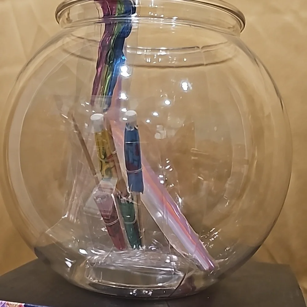 Two liter Fish Bowl Cocktail set in New in box umbrellas streamers straws … - Picture 4 of 8